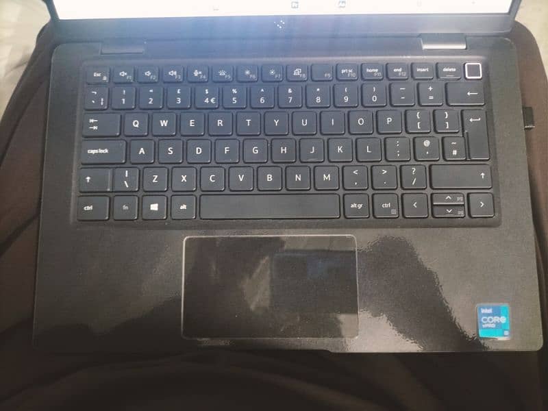 Dell latitude 7320 core i5 11 generation like brand new 2