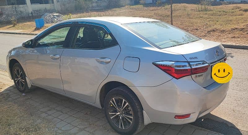 Toyota Corolla GLI 2017 call and Whatsapp 0-3-1-0-4-1-5-8-8-8-3 3