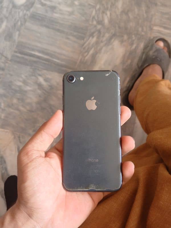 iPhone 8 all ok mobile hai non PTA hai 0