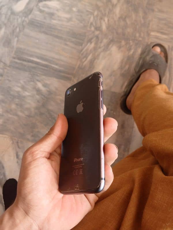 iPhone 8 all ok mobile hai non PTA hai 1