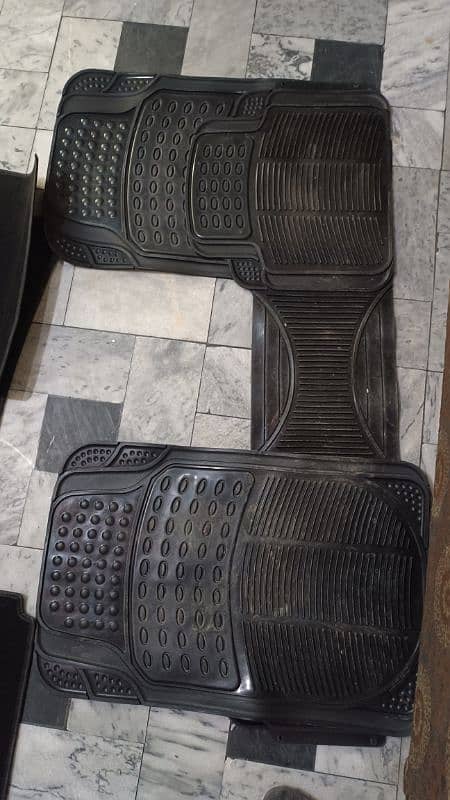 Rubber mats. 3 piece full size 1