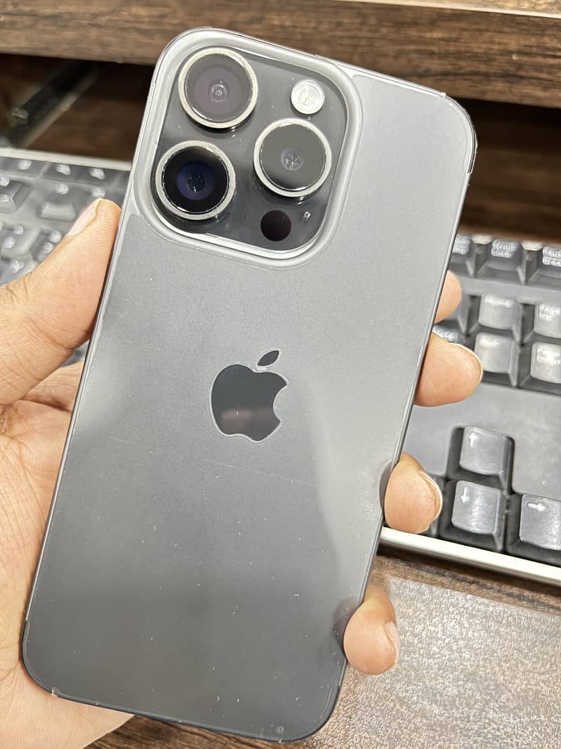 Apple iPhone 15 Pro 2