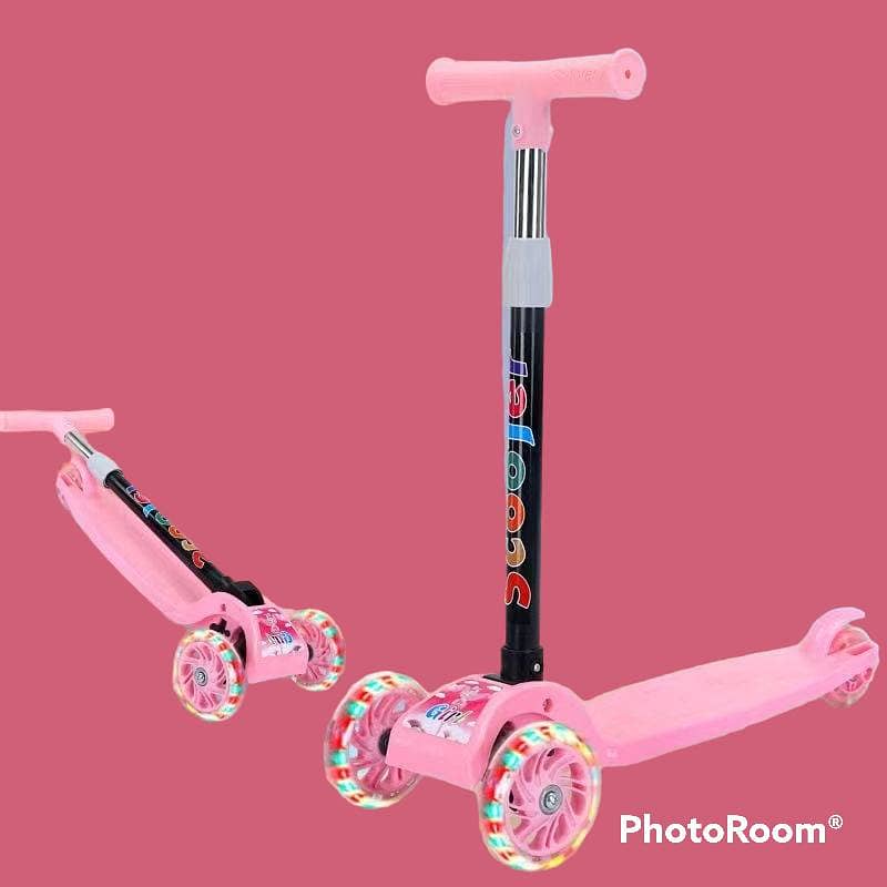 Kids Foldable Scooters with Lights on wheels at Happy Toys 4