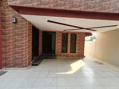 10 Marla Like New House Available For Sale In Bahria Town Sector C Lahore