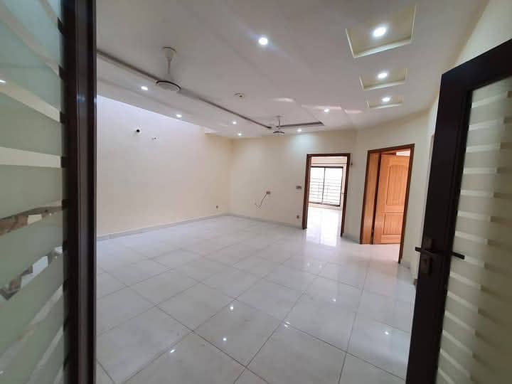 10 Marla Like New House Available For Sale In Bahria Town Sector C Lahore 11