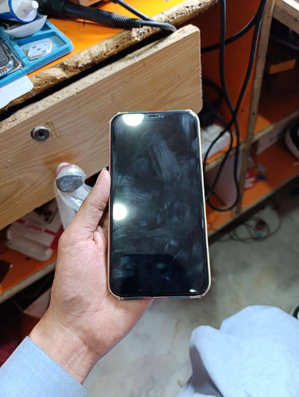 iPhone XR  64gb. condition 10/8 4