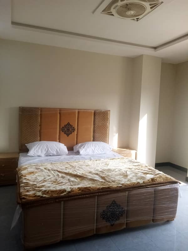 24 Hours family flat Avaliable par day phase 5 Ghauri Ghouri Town Islamabad 2