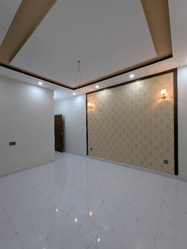 10 Marla VIP Double Storey Well Luxery Hot Location Brand New Modern Style Available For Sale In Nasheman Phase 1 Sorrounding UCP University Lahore. 14