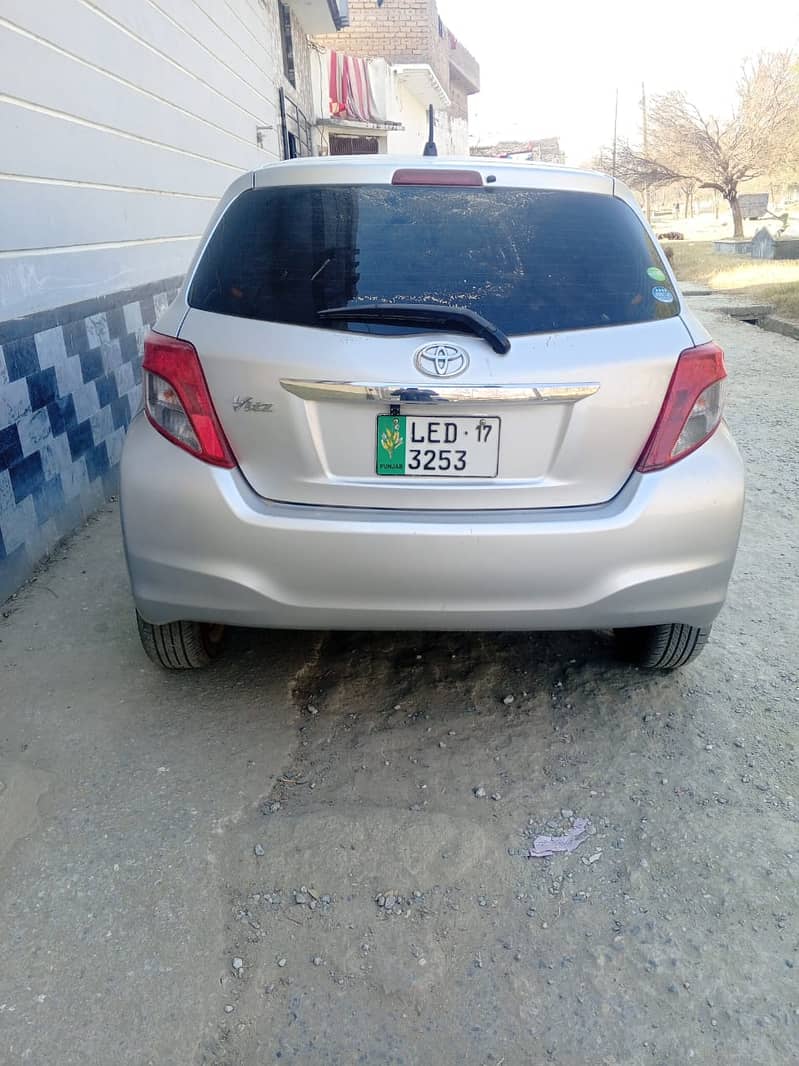 Toyota Vitz 2013 4