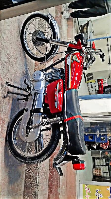 urgent sale Honda 125 2010 model all ok bike hai shauk ke liye rakha 0