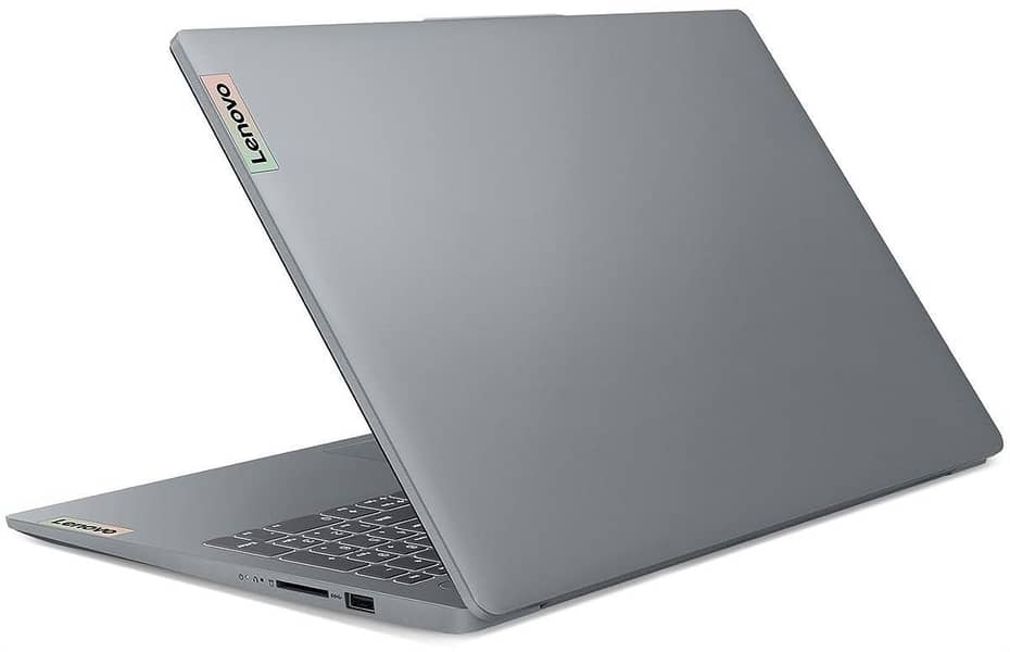 Lenovo IdeaPad Slim 3 15 - Raptor Lake - 13th Gen Core i5 13420H 4