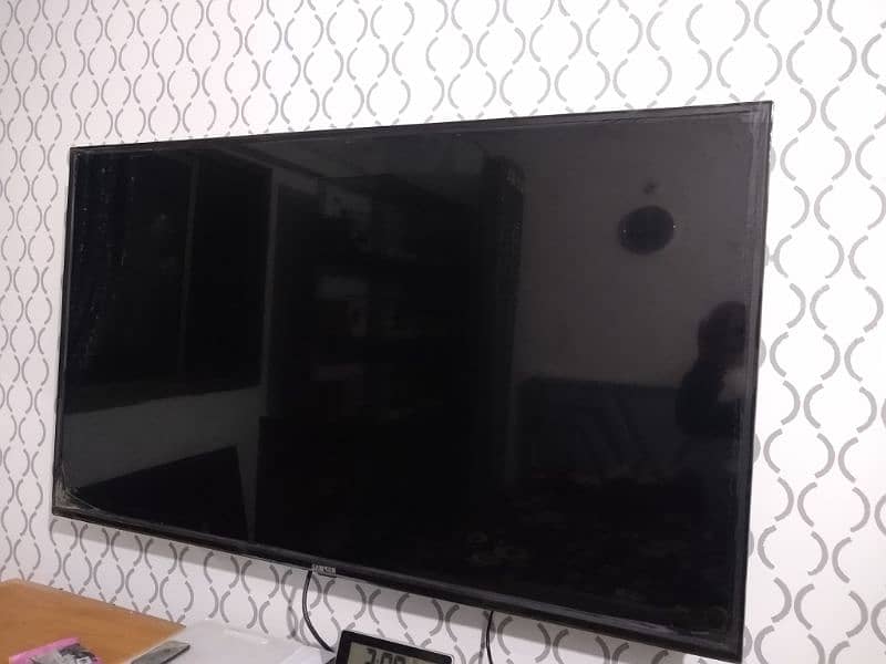 50 inch led. . . steel swing 13