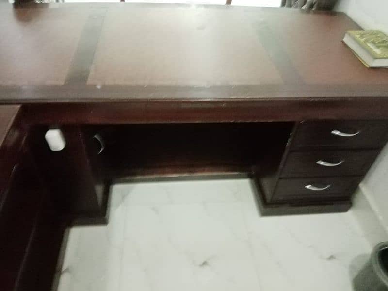 Office Furniture Chairs tables and sofas 10