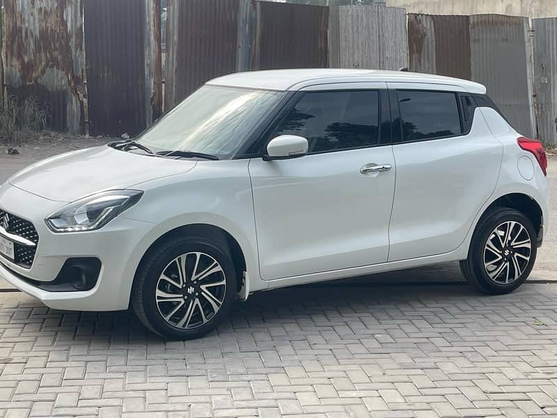 Suzuki Swift GLX 2024 2