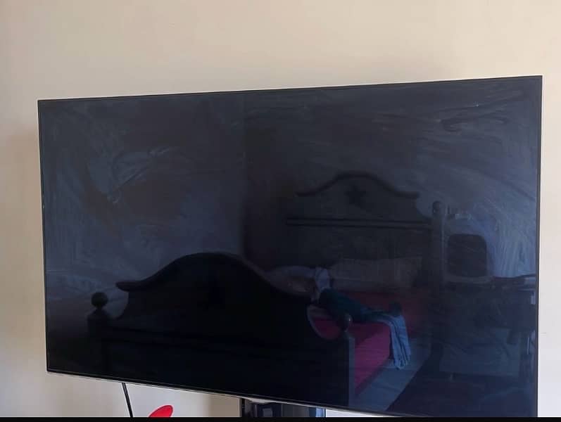 46" Full HD Flat Smart TV F8000 Series 8 0