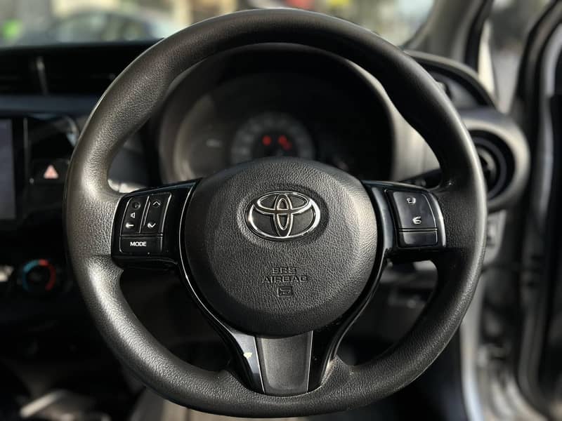 Toyota Vitz 2016 4