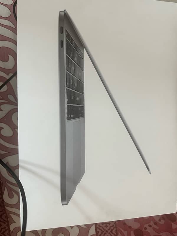 MacBook Pro 2017 Just Like Brand New 6