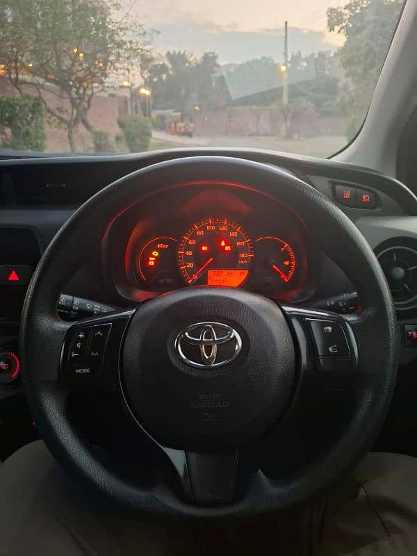 Toyota Vitz 2017/2020 3