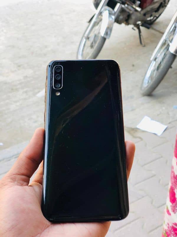 Samsung Galaxy A50 4/128 For Sale 9