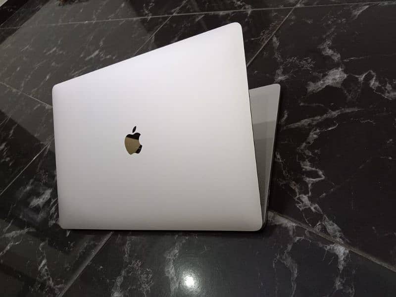 MacBook pro 2019_i9 ( 15.4"inch, 16GB/512GB SSD ) 3