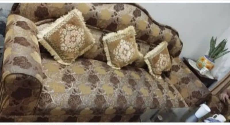 5 Seater Sofa Set Available In Very Responsible Price 1