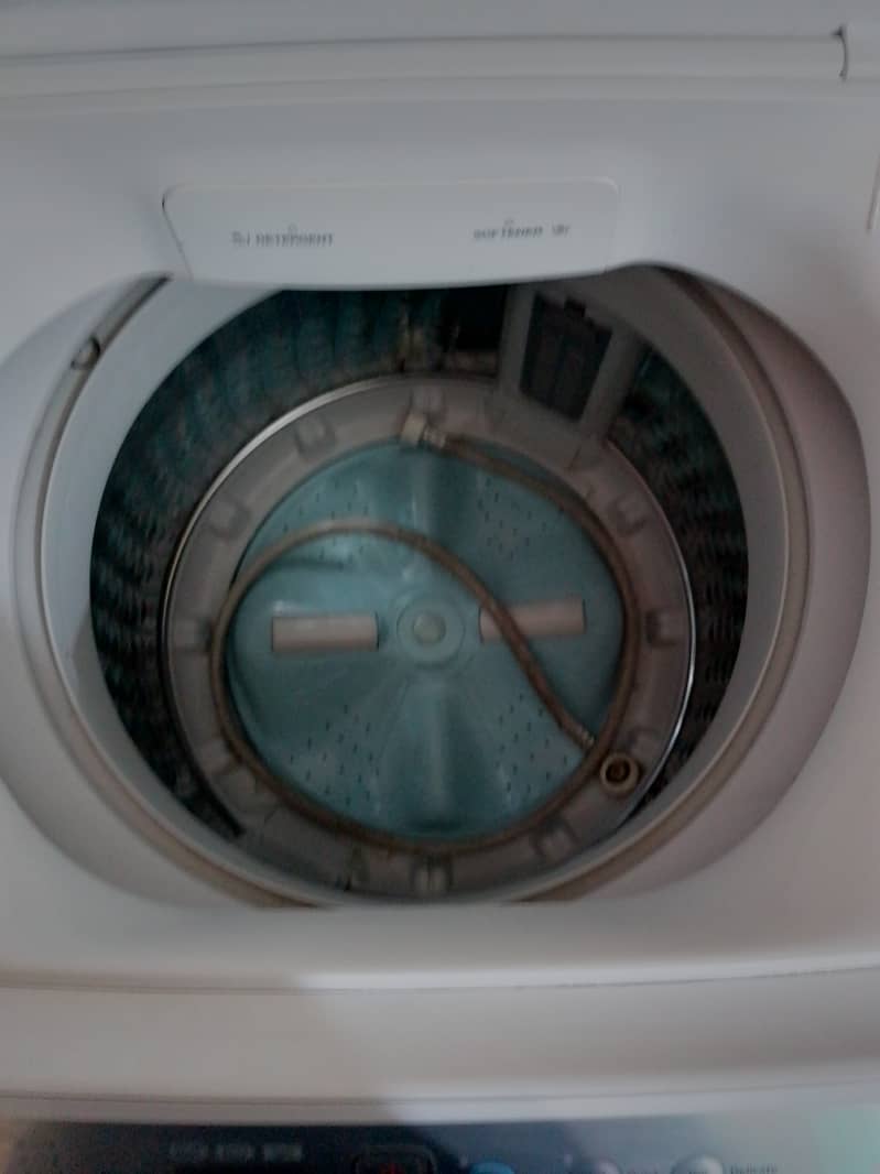 Samsung Automatic Washing Machine (WA90F5S2) 1