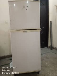 Dawlance fridge for sale