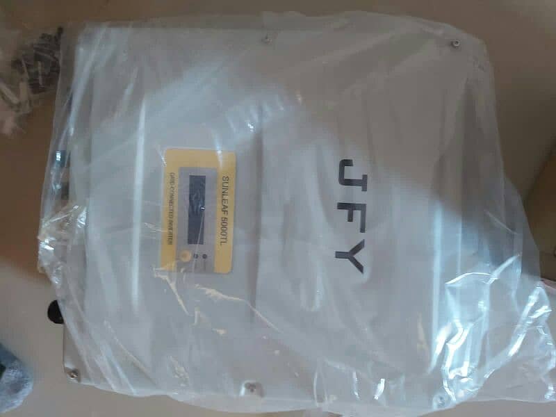 Family moving selling Brand new Solar inverter JFYTL5000 3