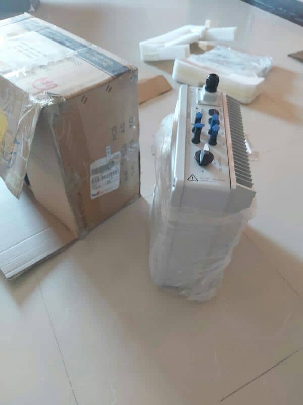 Family moving selling Brand new Solar inverter JFYTL5000 4