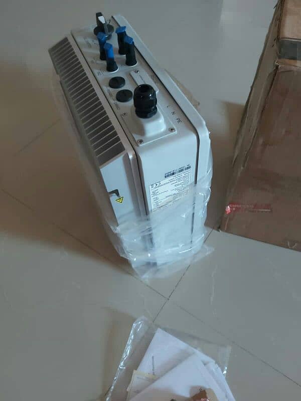 Family moving selling Brand new Solar inverter JFYTL5000 5