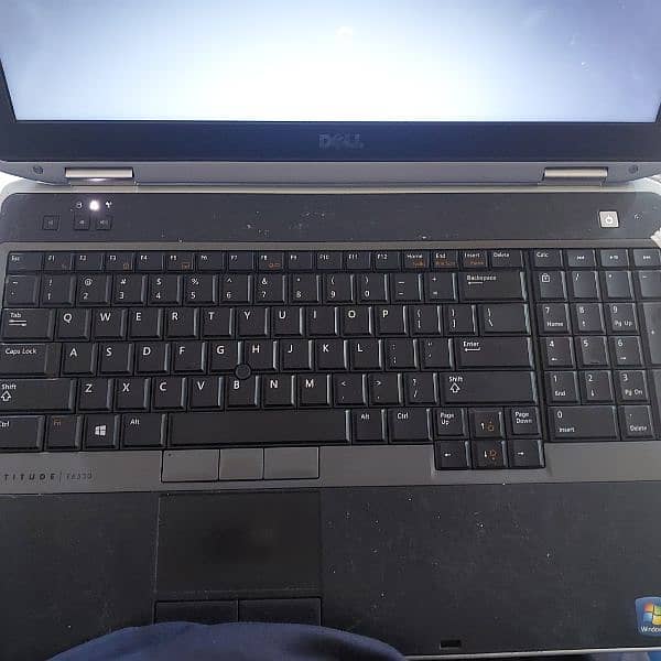 Latitude E6530 0