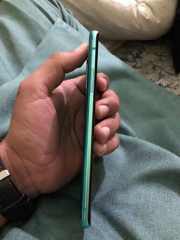 OnePlus 8 10/10 condition 8/128 GB with sim time working 3