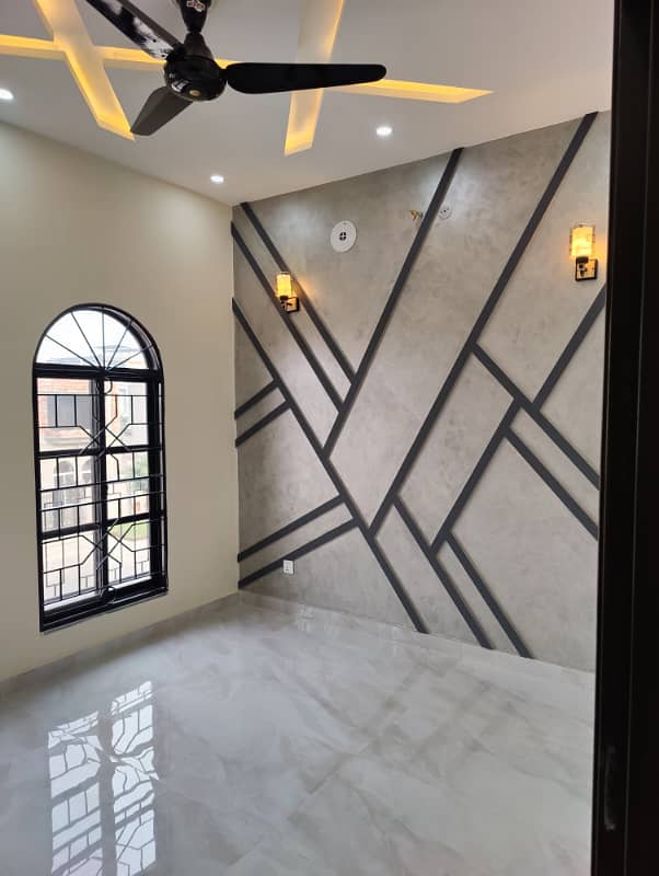 5 Marla Luxury House Available For Sale In  Dream Gardens  Lahore 10