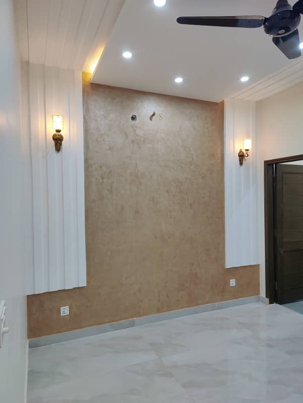 5 Marla Luxury House Available For Sale In  Dream Gardens  Lahore 12