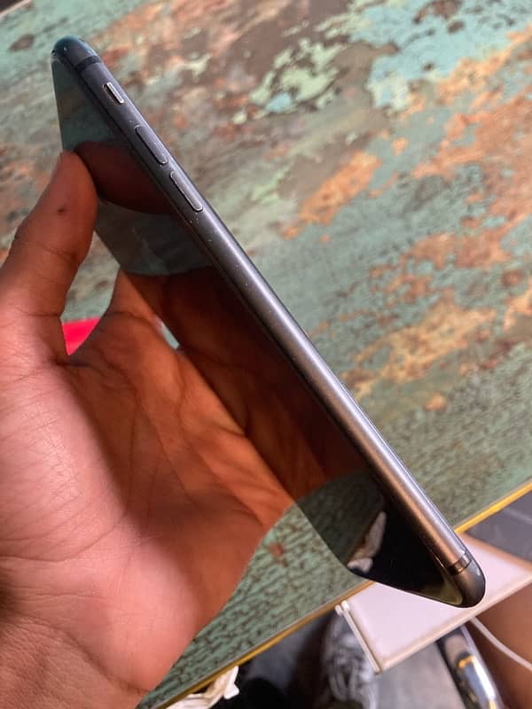 iPhone 8 Plus 64gb pta approved 3