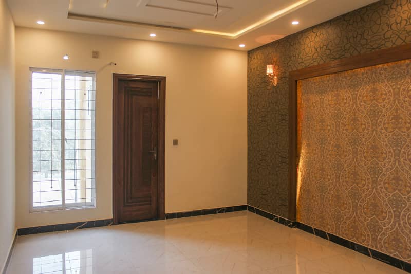 Double Pair Duplex 10 Marla Brand New House For Sale In Johar Town Gas Meter Installed 34