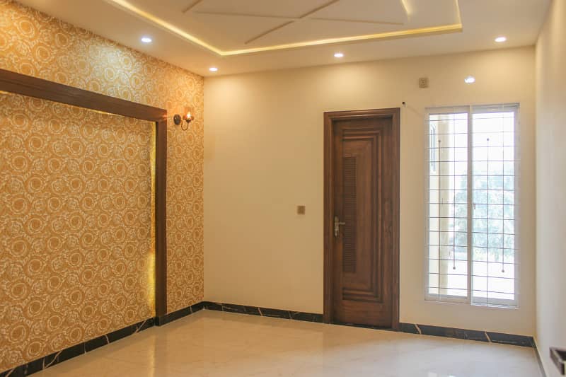 Double Pair Duplex 10 Marla Brand New House For Sale In Johar Town Gas Meter Installed 38