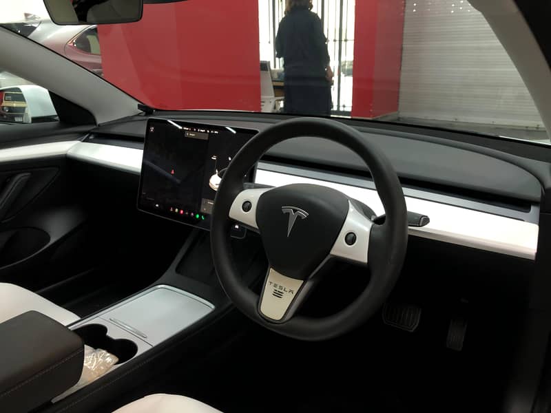 Tesla Model 3 2021 Standard Range Plus- SpaceX 4