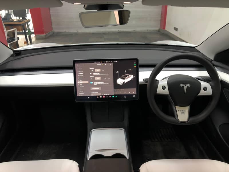 Tesla Model 3 2021 Standard Range Plus- SpaceX 5