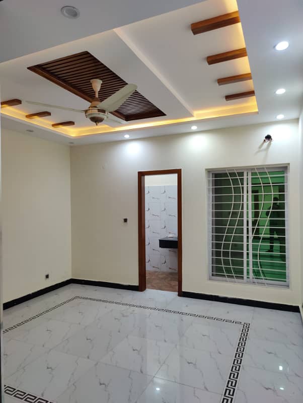 7.32 Marla Facing Park Model House For Sale In Dreams Garden Lahore 15