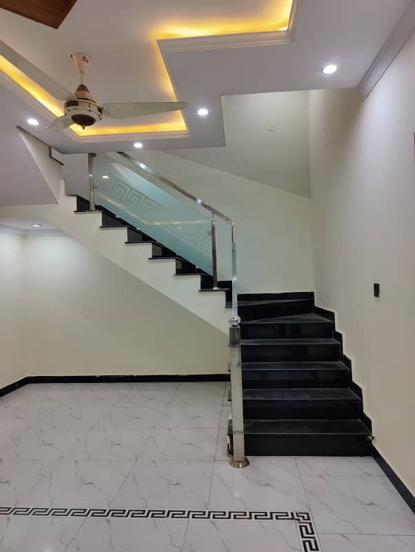 7.32 Marla Facing Park Model House For Sale In Dreams Garden Lahore 21