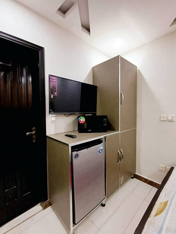 Luxury Studio/1 BHK/2 BHK available on daily basis 2