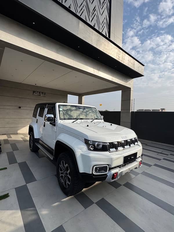 BAIC BJ40 Plus 2022 3