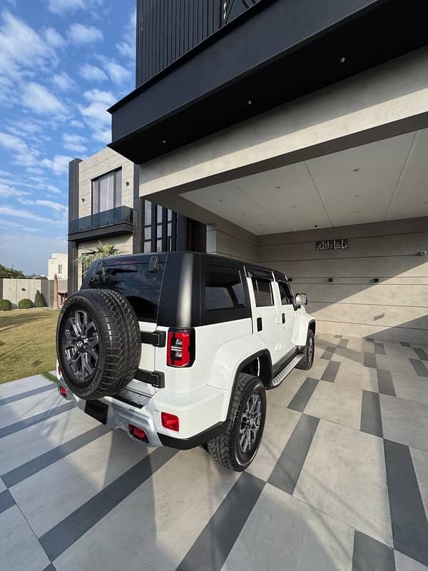 BAIC BJ40 Plus 2022 8