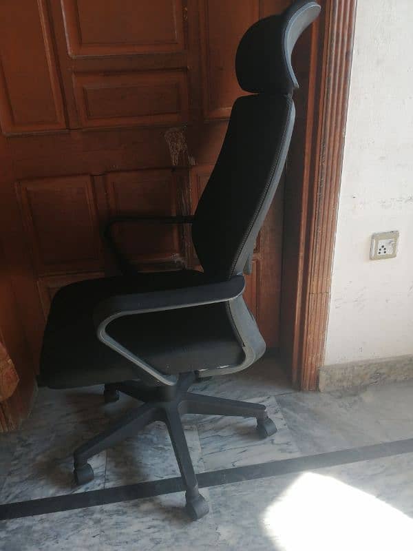 Comfortable back chair for office 1