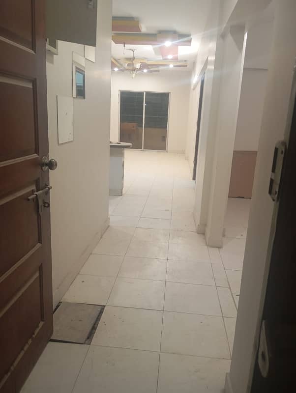 Huge Flat For Sale on Urgent Basis 0