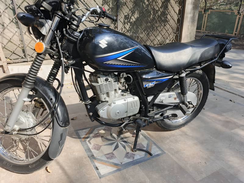 Suzuki GS 150 2023 1