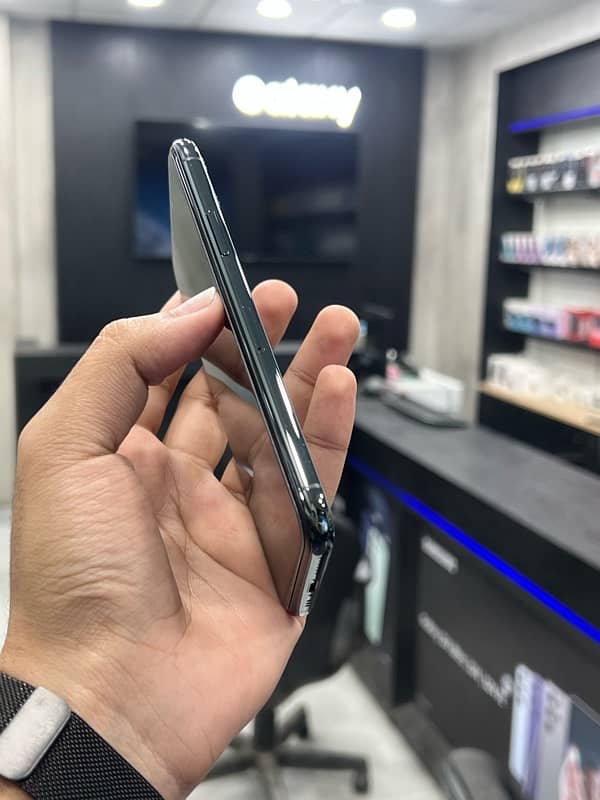 IPhone 11 Pro 256GB PTA APPROVED 2