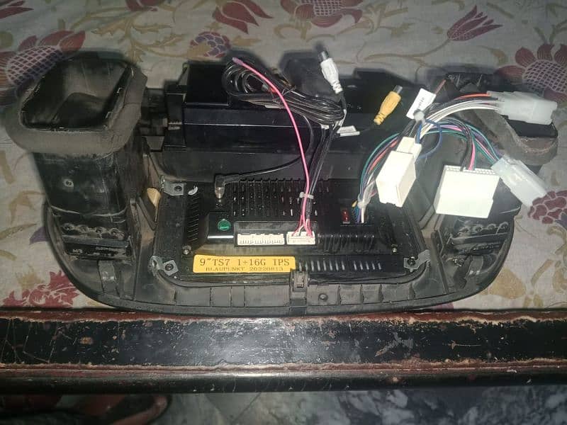 one piece of parado LCD (TSL) for sale model 2010 landcarozar 7