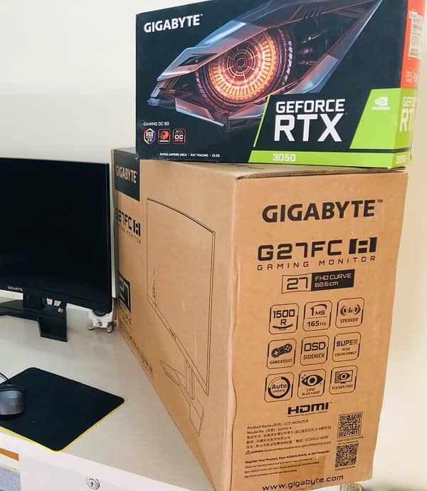 Gigabyte Curved Gaming Monitor 27" 165Hz Box Warranty 5